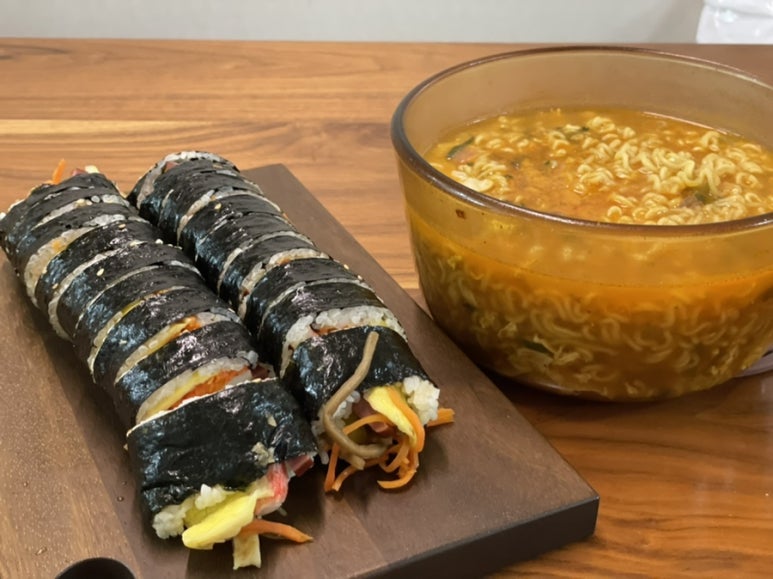 원조한입쏘옥김밥 이미지