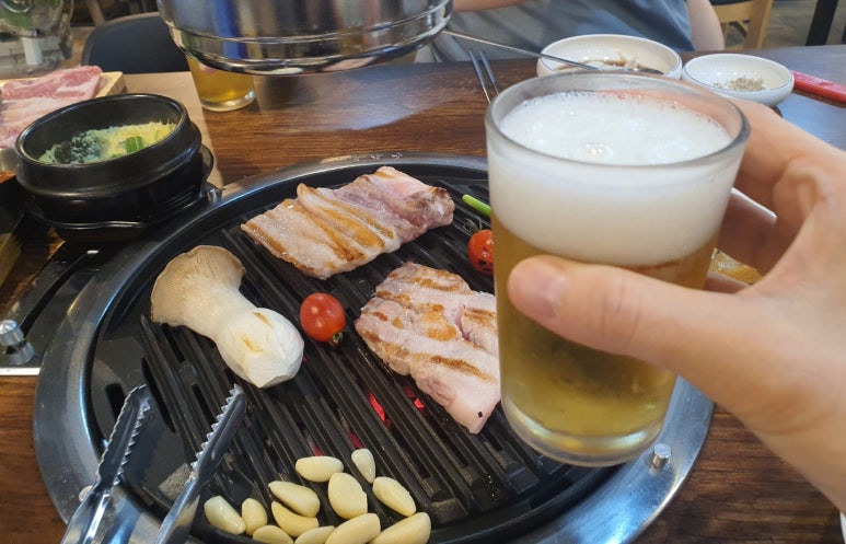 불판생돼지 이미지