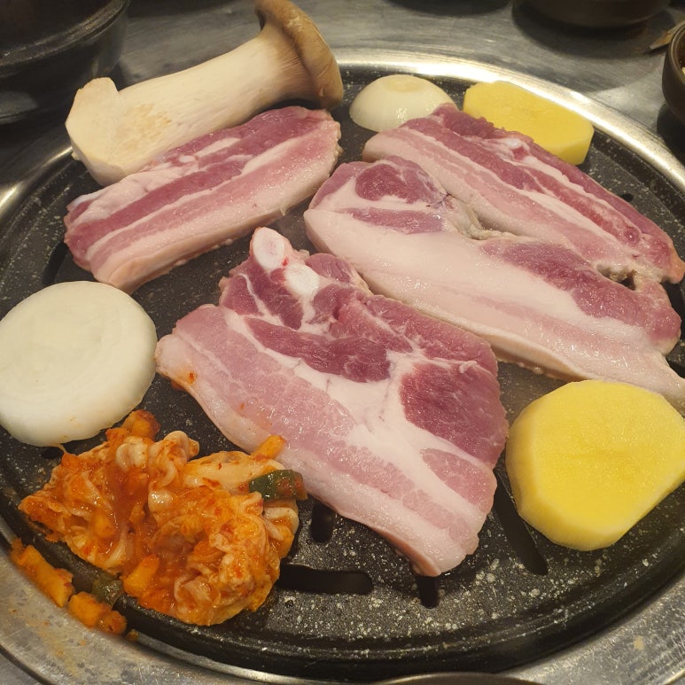 돈항아리숯불구이 이미지