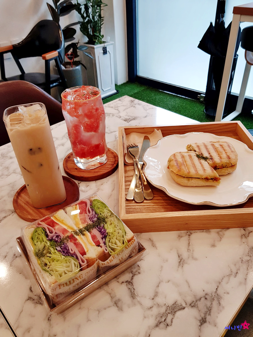 투투커피 이미지