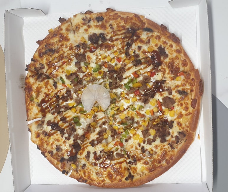 빨간토마토피자 이미지