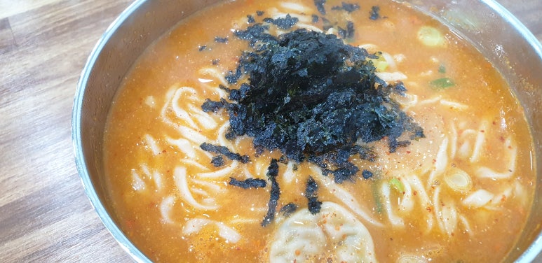 평양칼국수 이미지
