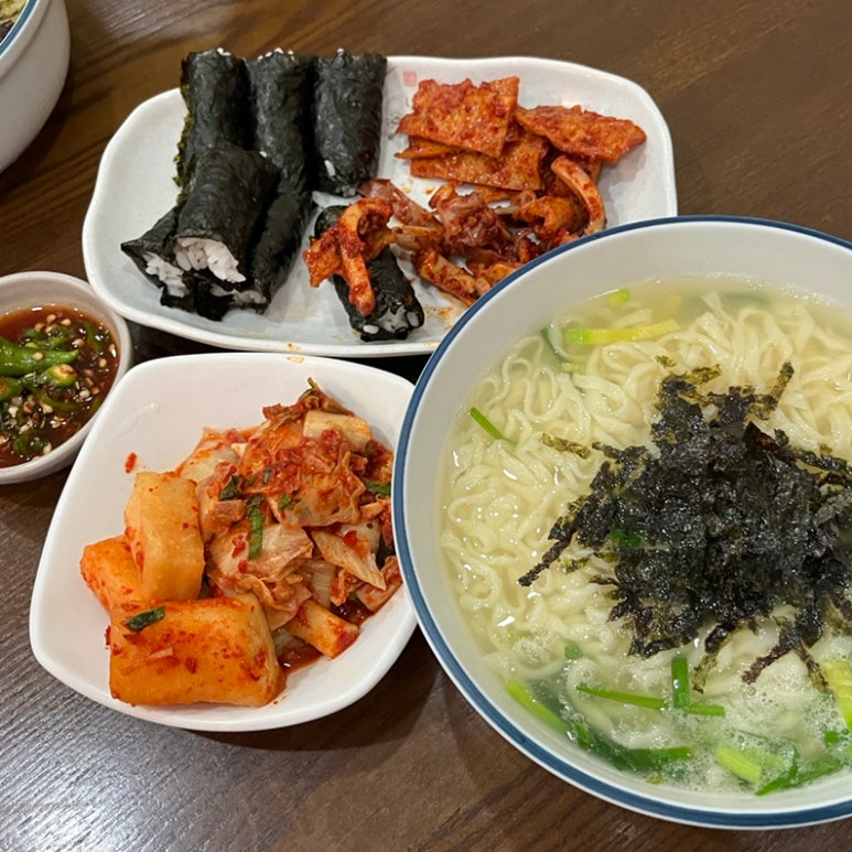 웅이칼국수 이미지