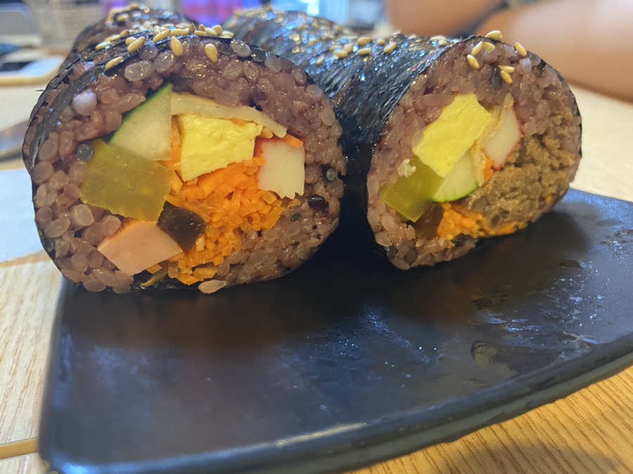 모퉁이흑미김밥 이미지