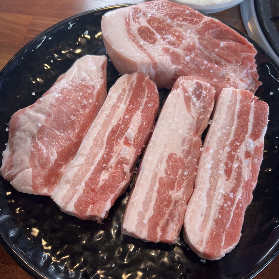 태풍흑돼지 이미지