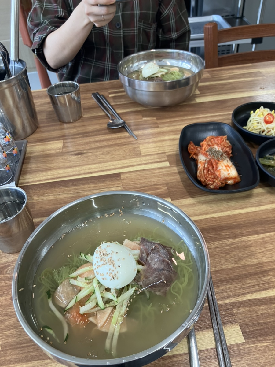 진 해물칼국수 보쌈 이미지