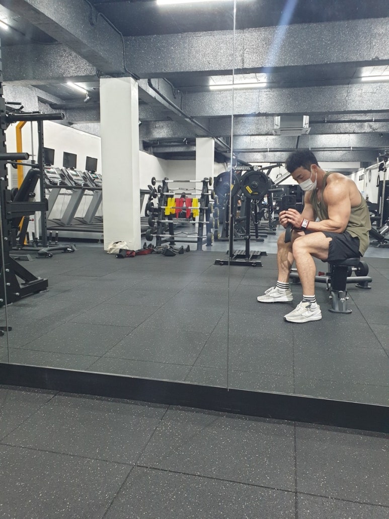 육체미공작소 이미지