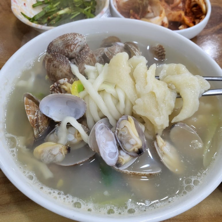 민속칼국수 이미지