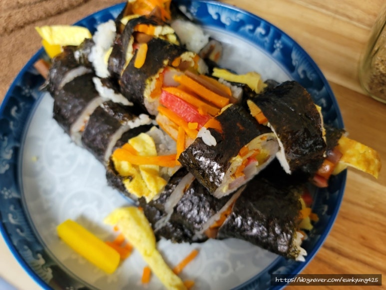 부엉김밥 이미지