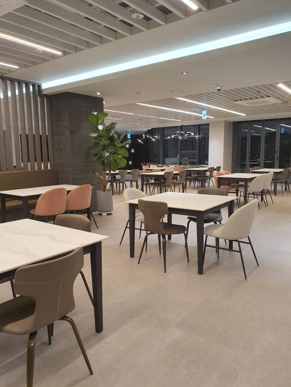 개포디에이치자이 커뮤니티 식당 이미지