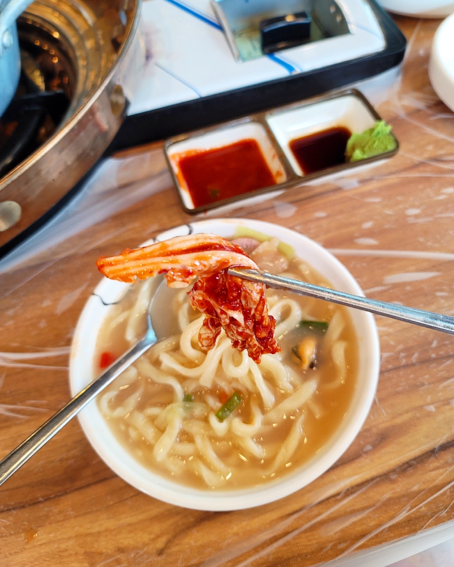 해물왕창손칼국수조개전골 이미지