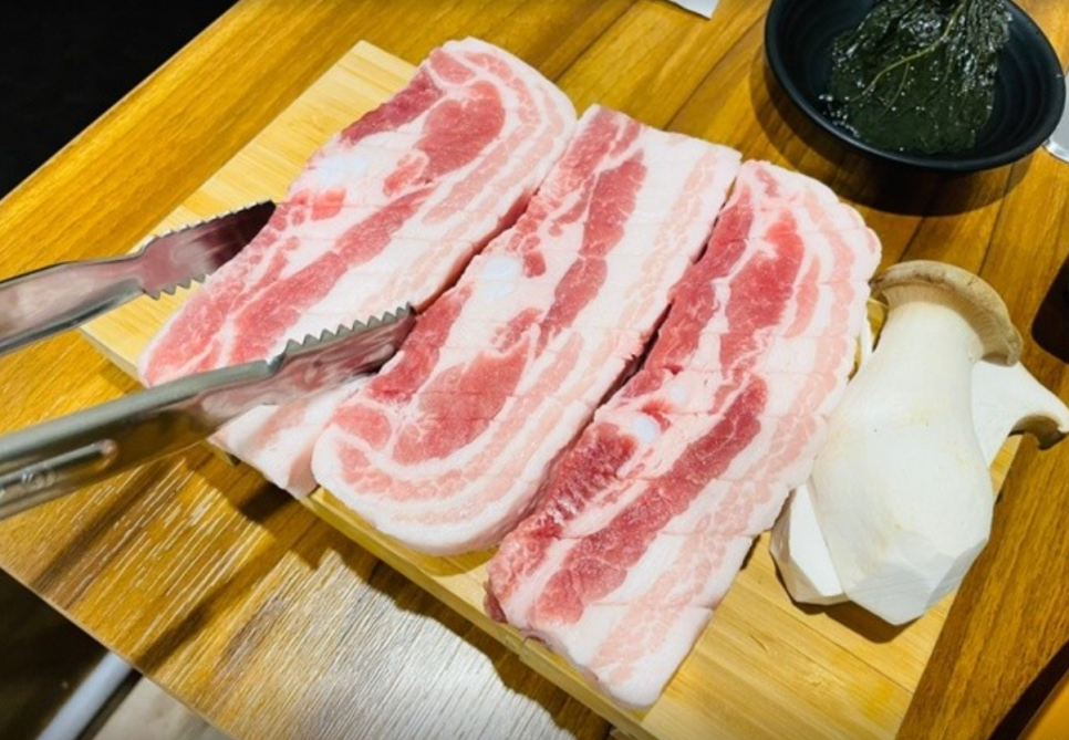 이층고깃집 이미지
