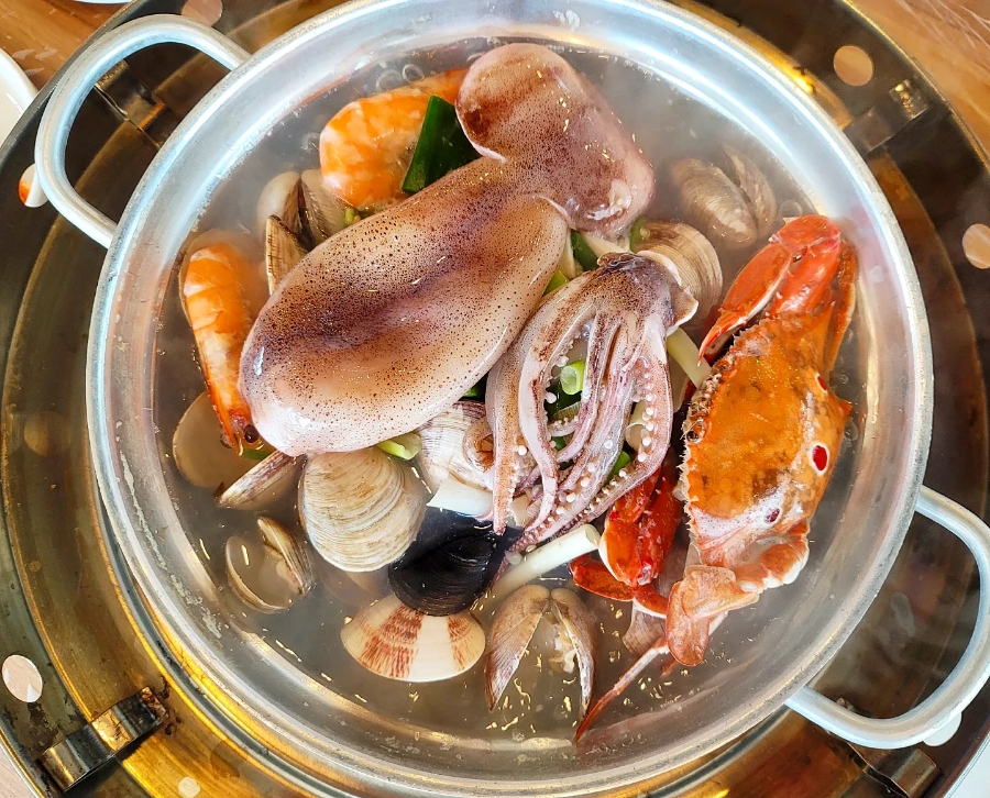 해물왕창손칼국수조개전골 이미지