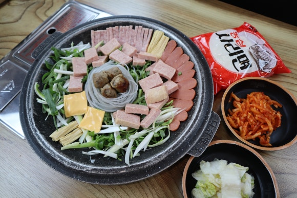 완백부대찌개 이미지