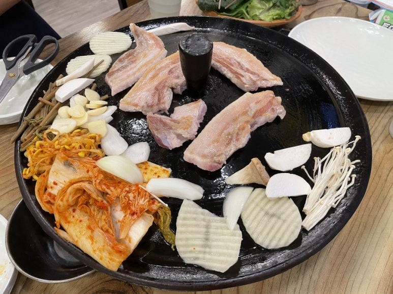 미소가솥뚜껑생삼겹살 이미지