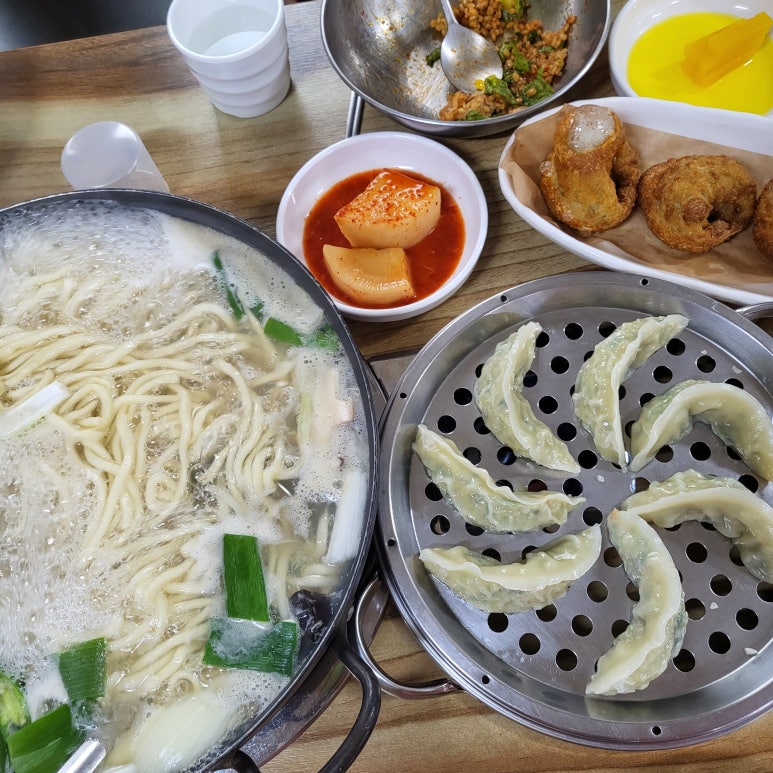 엄마바지락칼국수 이미지