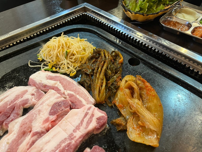 퓨전돌판집 이미지
