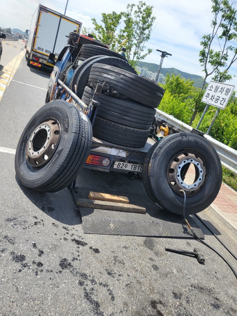 칠서대형타이어 이미지
