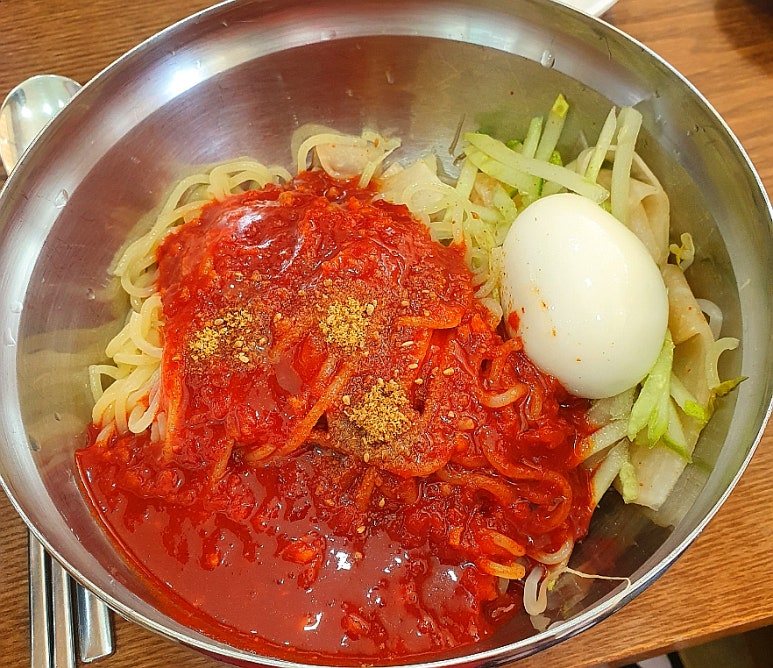 밀면지기 이미지