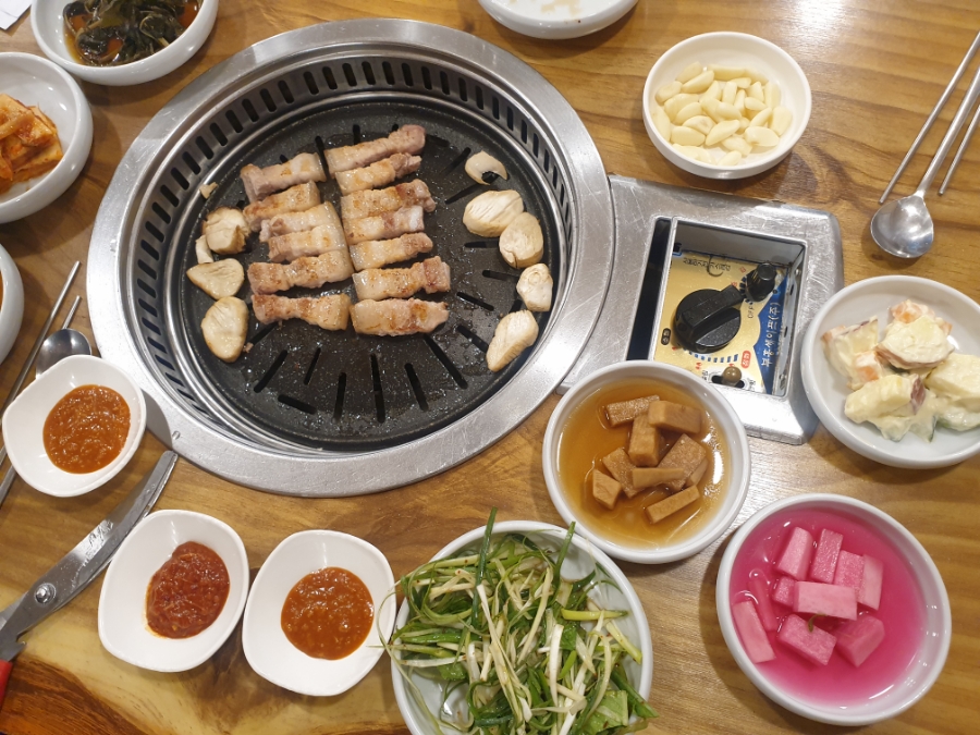 지리산꺼먹돼지 이미지
