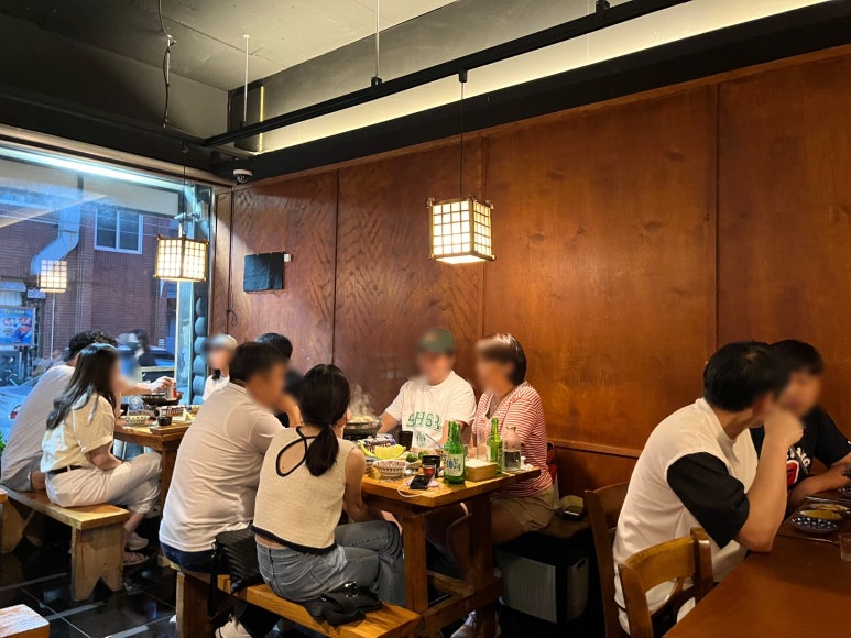 술과 담소 이미지