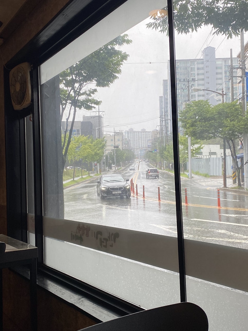 깐데기해물칼국수 이미지