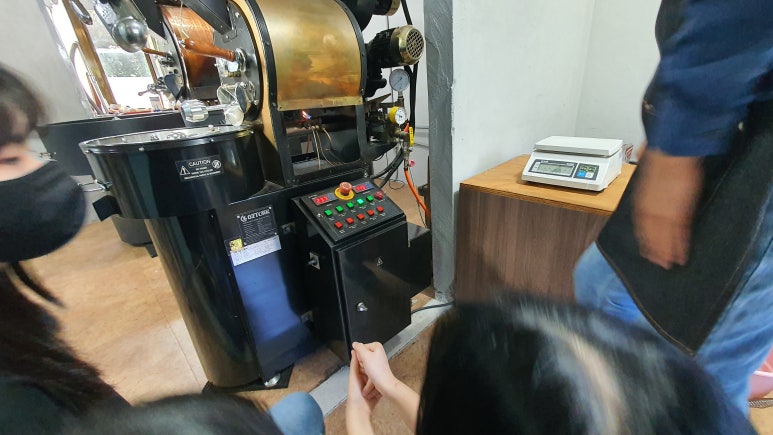 엠씨알 컴퍼니 이미지