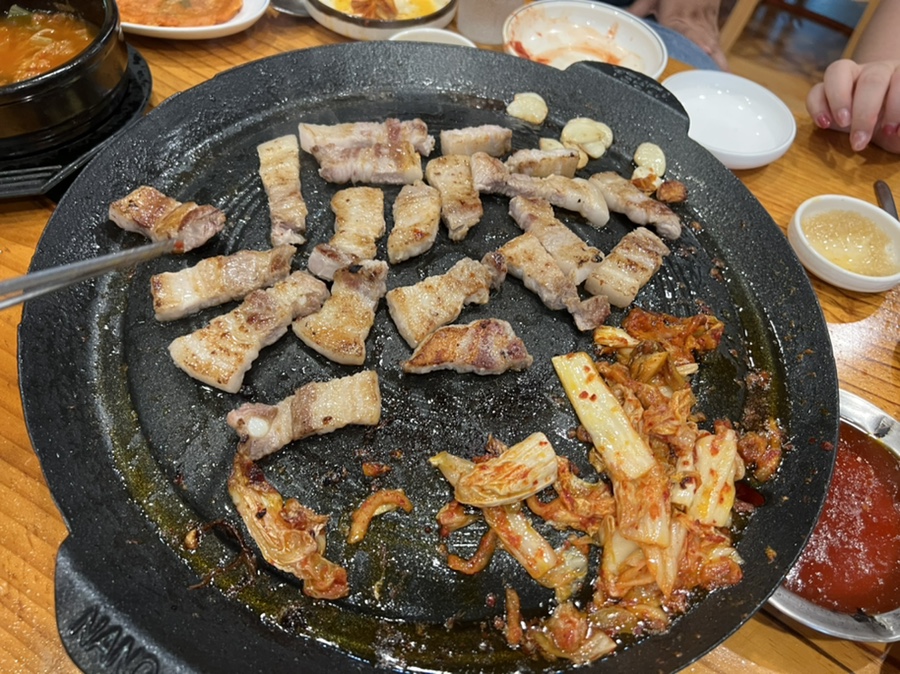 돈대감솥뚜껑삼겹살 이미지