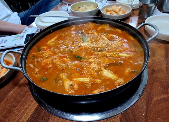 큰안집닭한마리 이미지