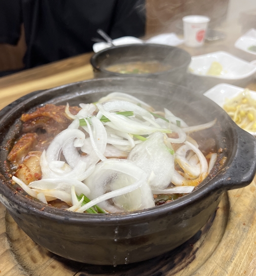 유명냉면 이미지