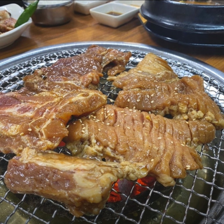부자돼지숯불갈비 이미지