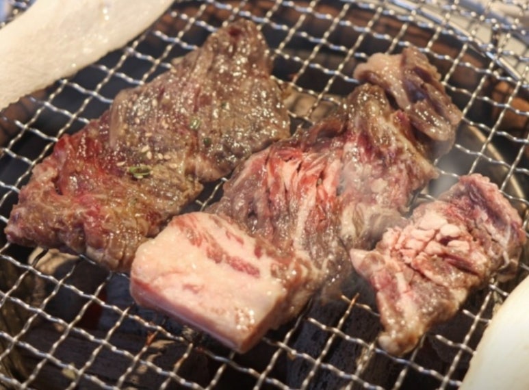 부자돼지숯불갈비 이미지