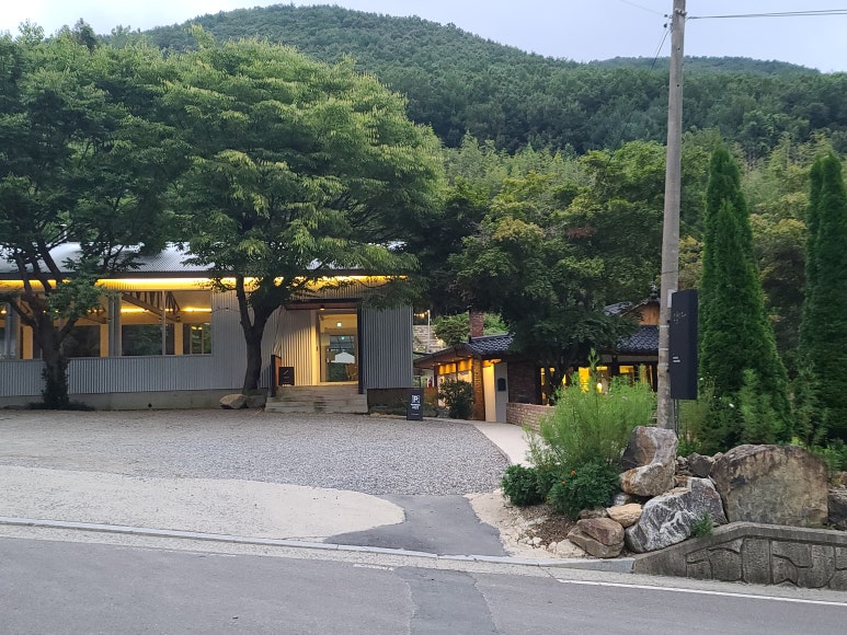 오퐁드부아티하우스 이미지