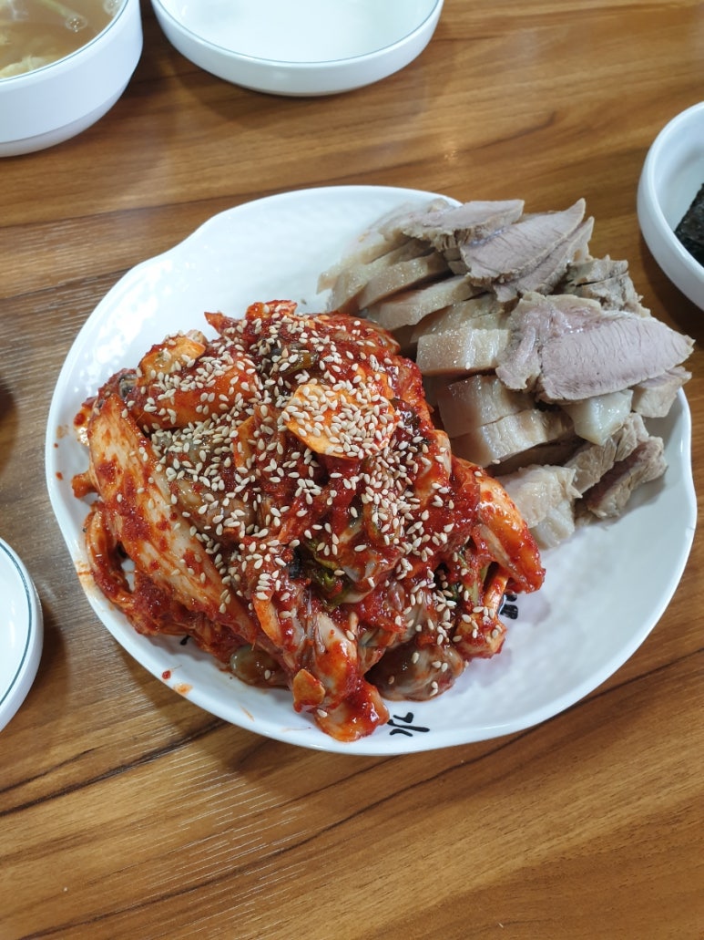 충무칼국수보쌈 이미지