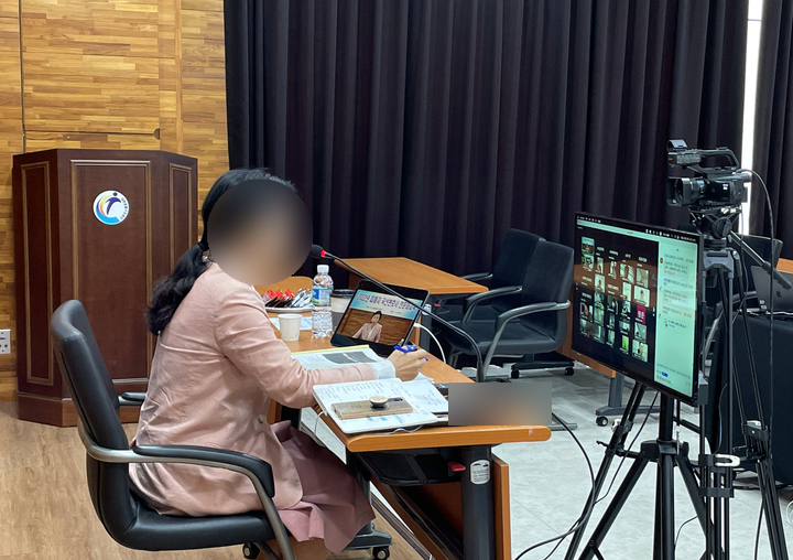 사진세공사 이미지