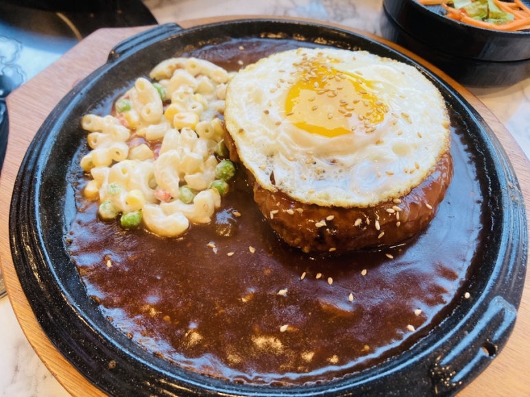 밴 돈까스와삼겹살 이미지