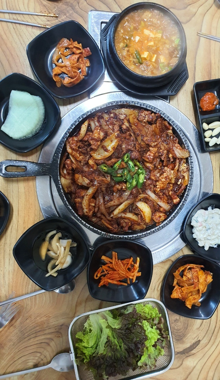 촌돼지 이미지