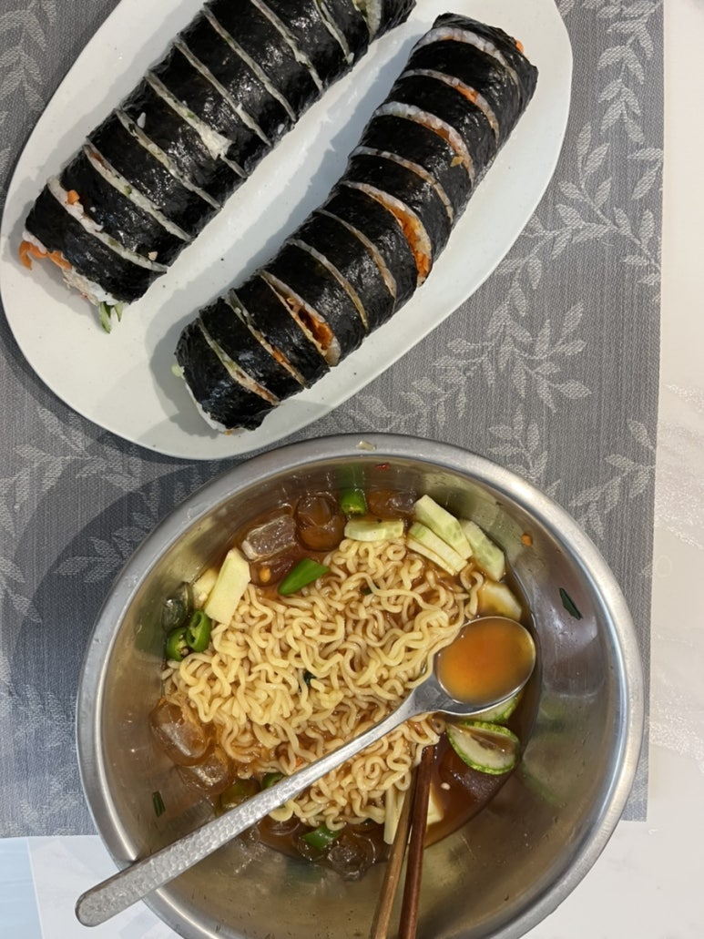 밥풀김밥&라면 이미지