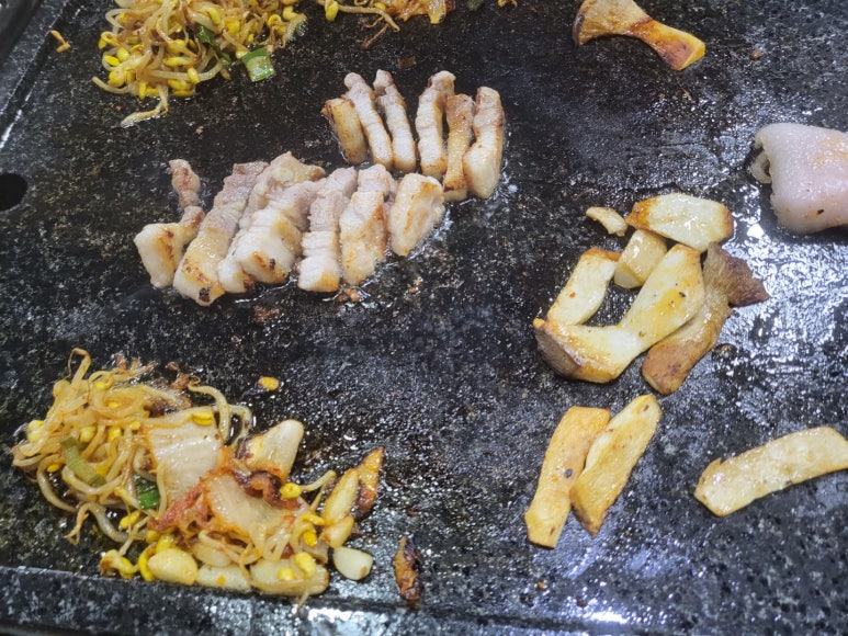 돌판마당삼겹살 이미지