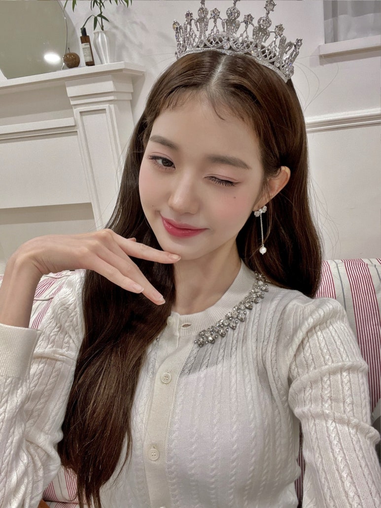 장원영 언니 국적 포카 희귀사진 아이브 고화질 셀카 배경화면 실물 직찍 초근접 : 네이버 블로그