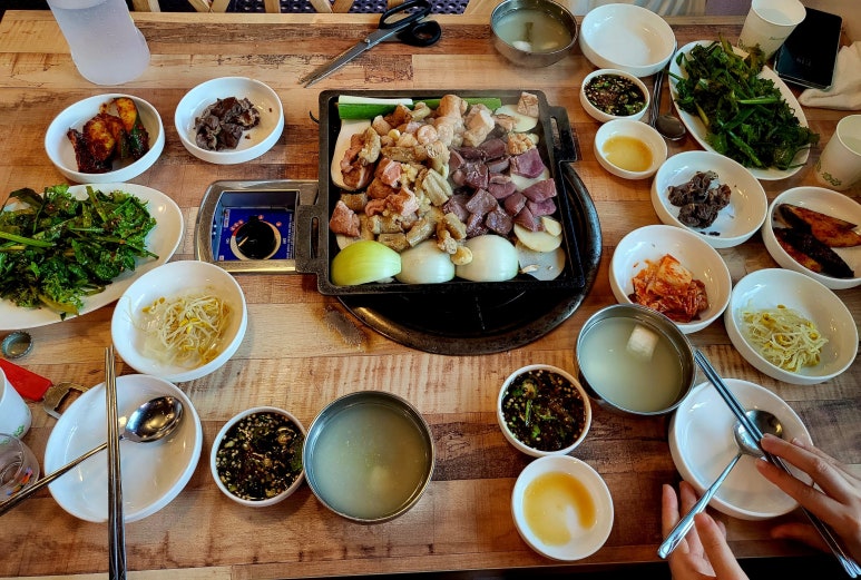 원조돌곱창집 이미지