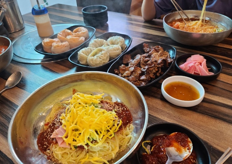 육백밀면 이미지
