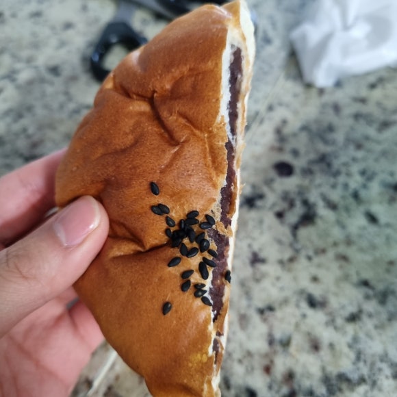 비지티호두단팥빵 이미지
