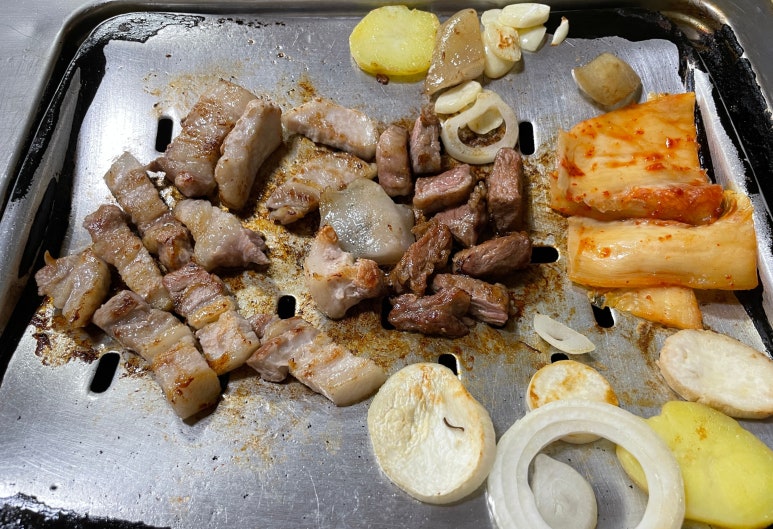 누렁이식당 이미지