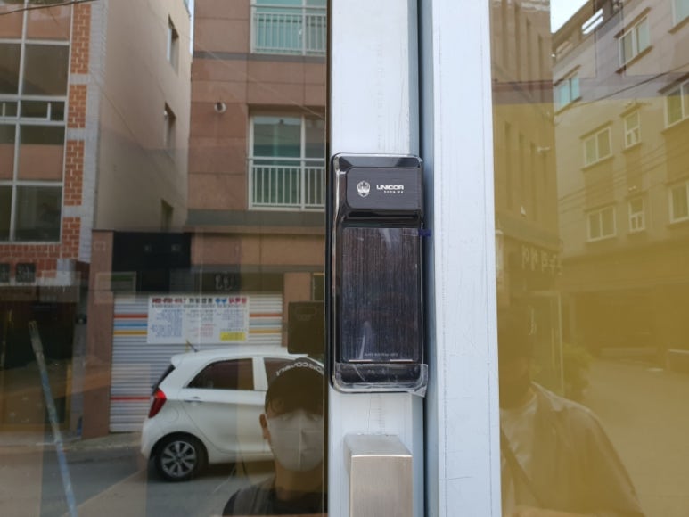 시장샤시유리 이미지