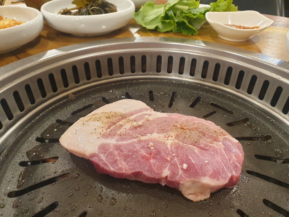 지리산꺼먹돼지 이미지
