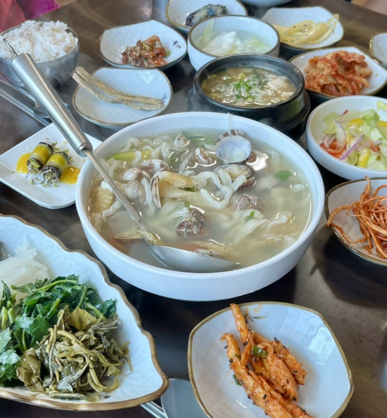손칼국수보리밥한정식 이미지