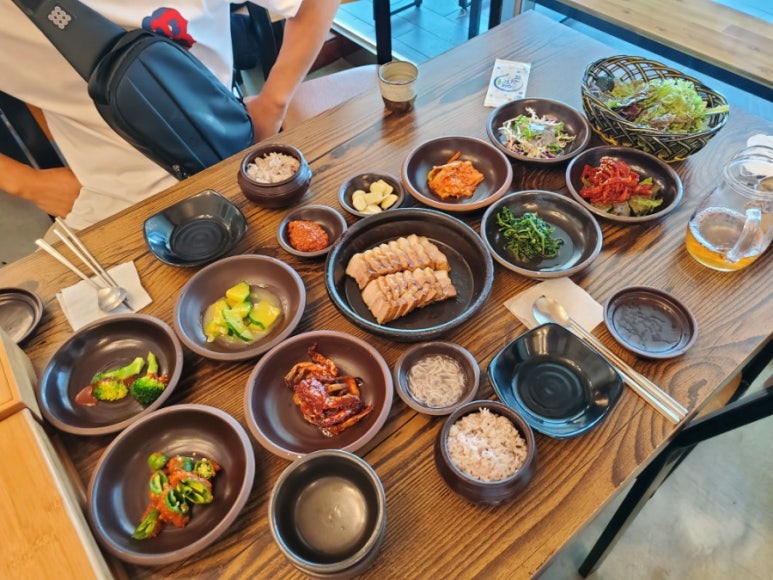 황산항아리보쌈 이미지