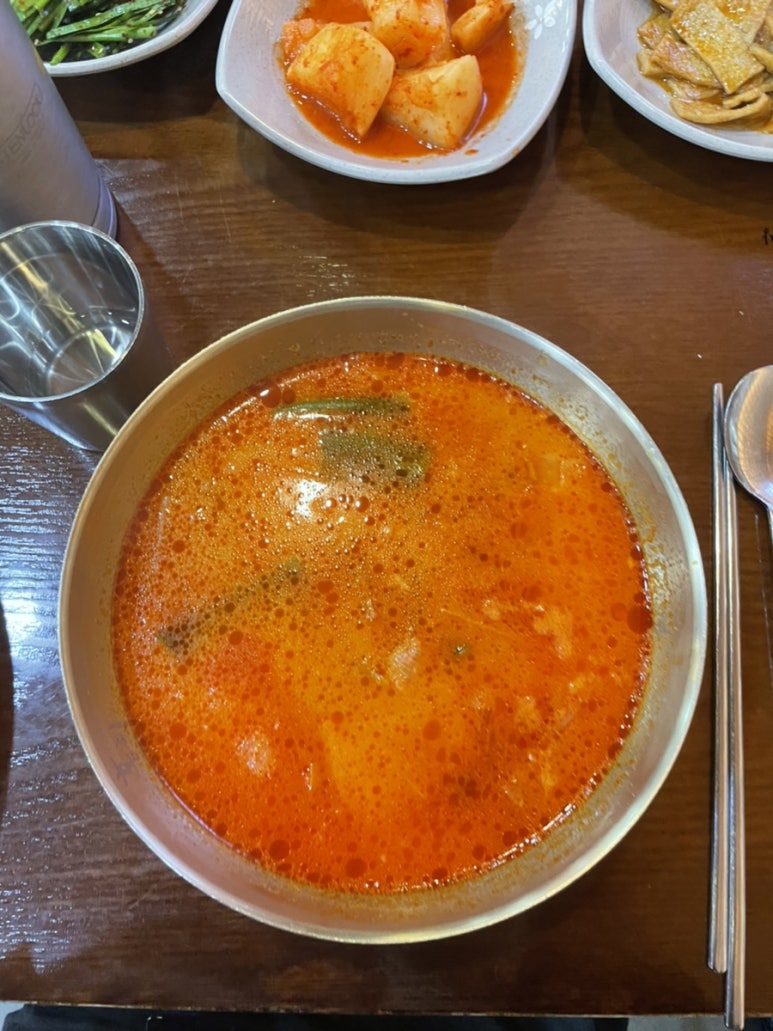 홍익궁중전통육개장김천혁신점 이미지