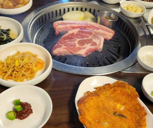 흑돼지구이 이미지